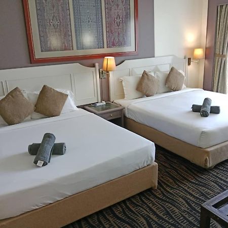 Rainbow Paradise Beachfront Penang Танджунг-Бунгах Екстер'єр фото