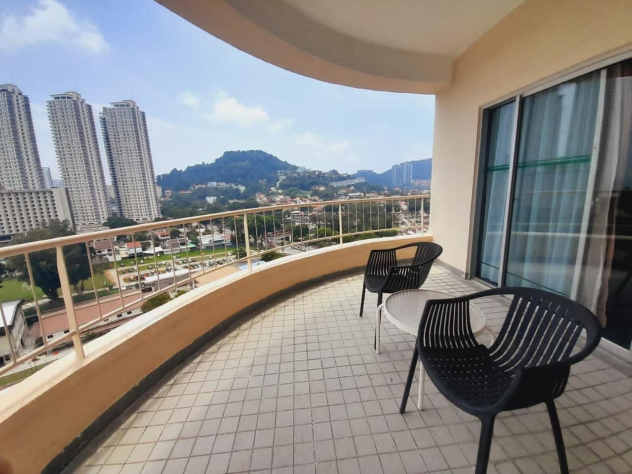Rainbow Paradise Beachfront Penang Танджунг-Бунгах Екстер'єр фото