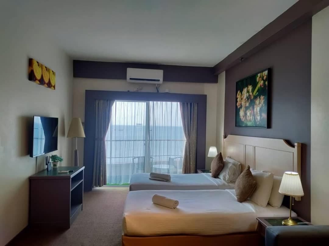 Rainbow Paradise Beachfront Penang Танджунг-Бунгах Екстер'єр фото