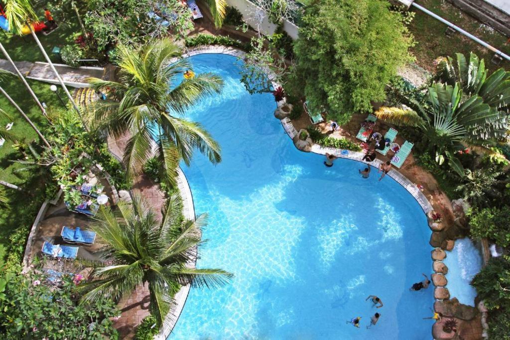 Rainbow Paradise Beachfront Penang Танджунг-Бунгах Екстер'єр фото